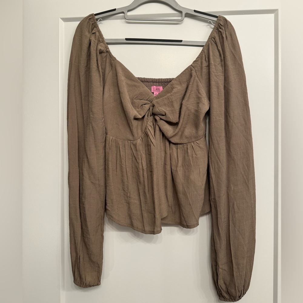 FRANCESCAS brand new twist front top